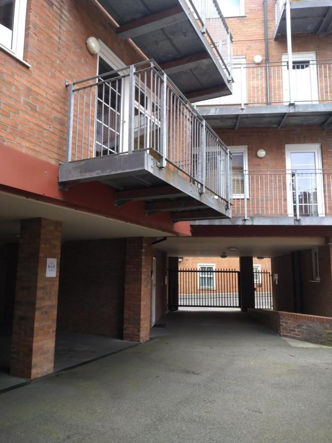 Victoria Cloisters Apartments Йорк Экстерьер фото