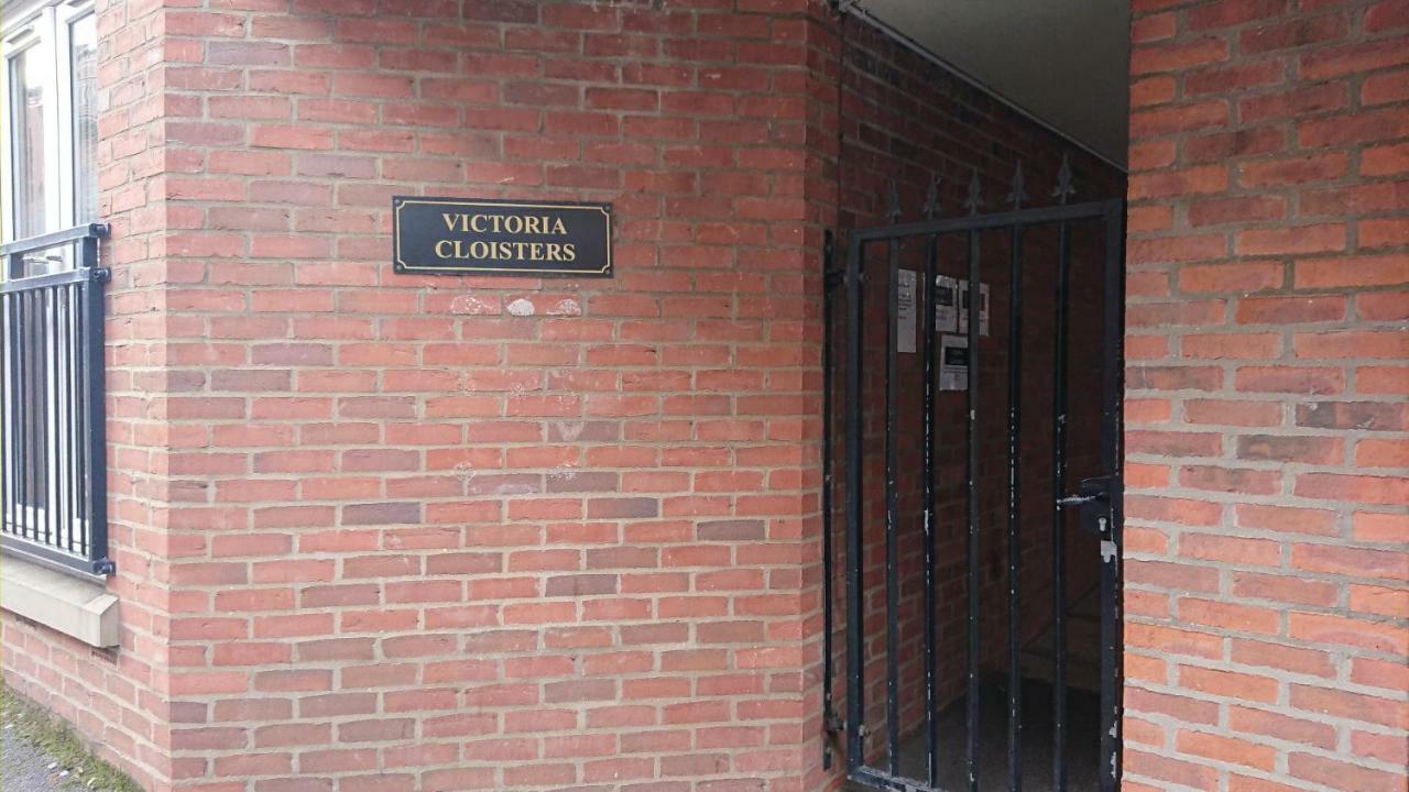 Victoria Cloisters Apartments Йорк Экстерьер фото